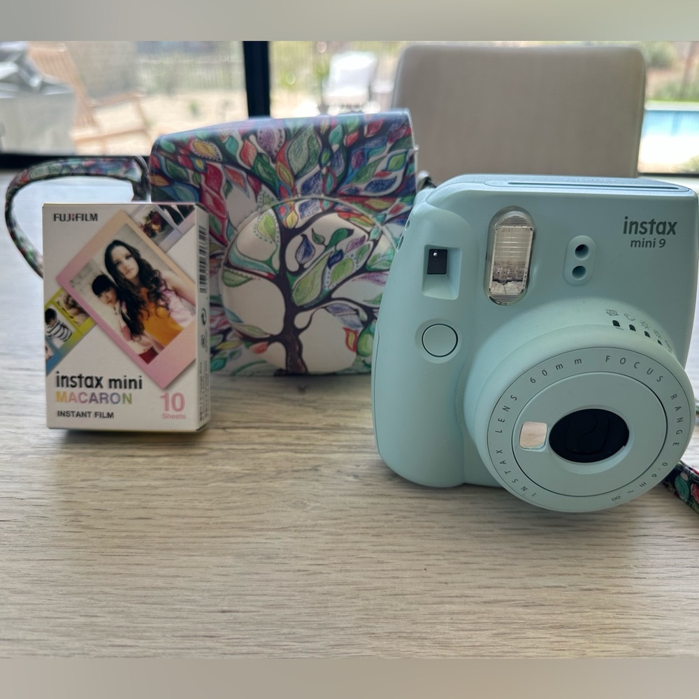 Fujifilm instax mini 9 camera + pack of film + case